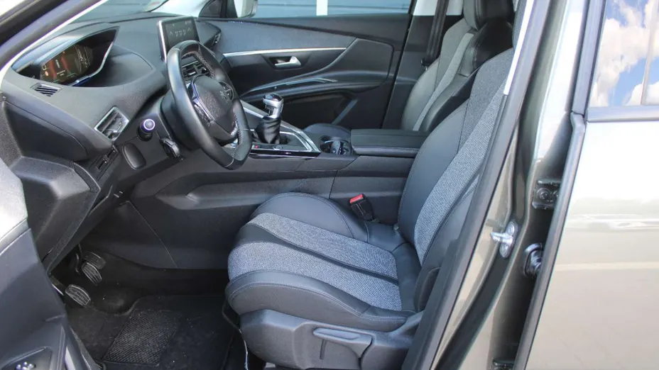 PEUGEOT 3008 -