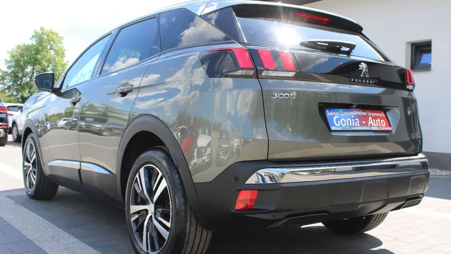PEUGEOT 3008 -