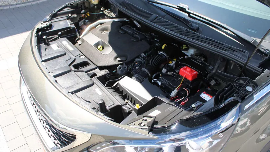 PEUGEOT 3008 -