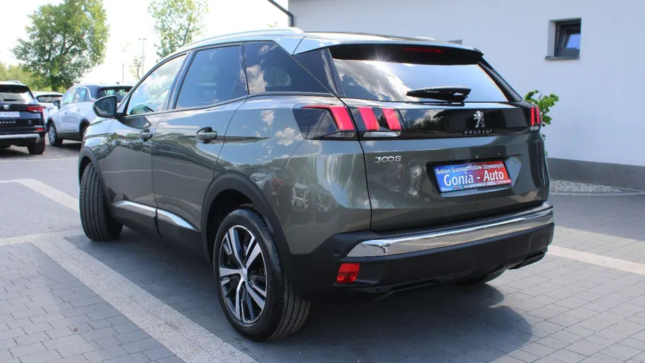 PEUGEOT 3008 -