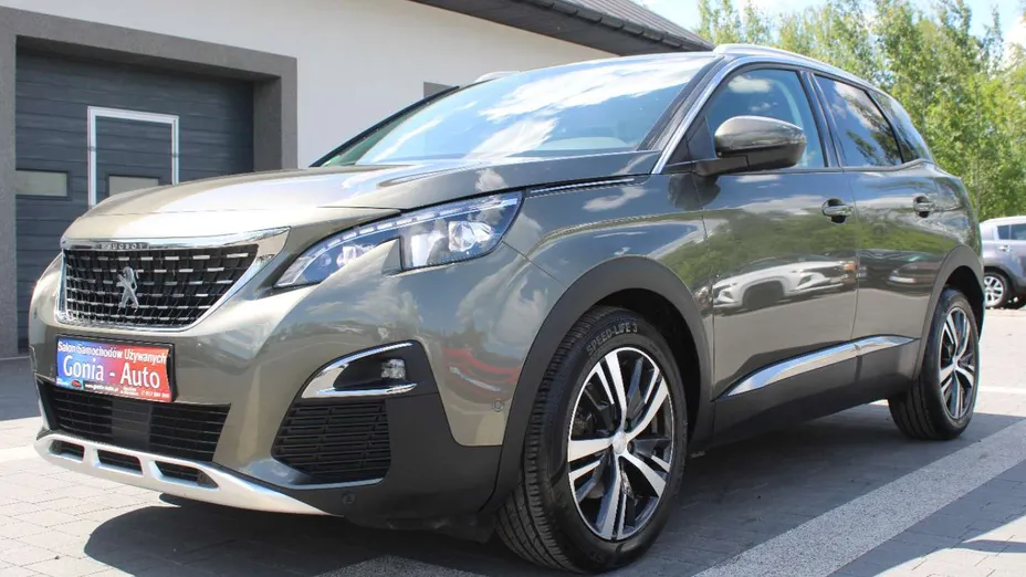 PEUGEOT 3008 -