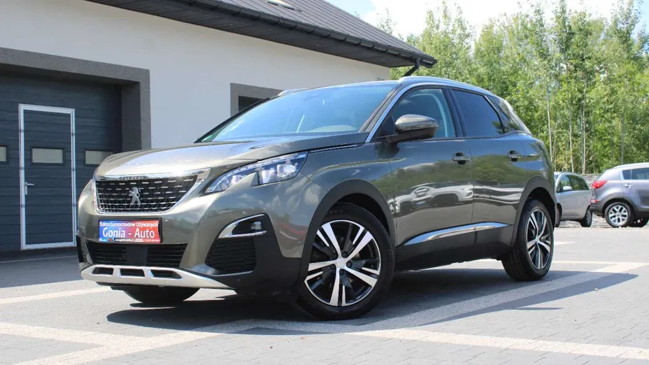 PEUGEOT 3008 -