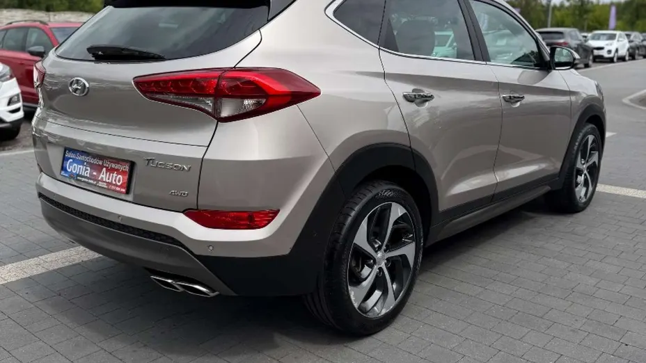 HYUNDAI Tucson -