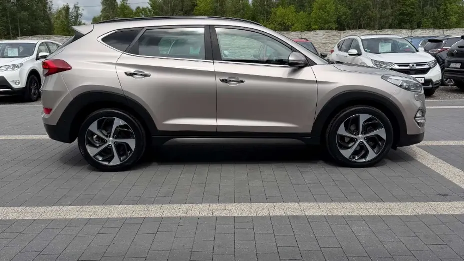 HYUNDAI Tucson -