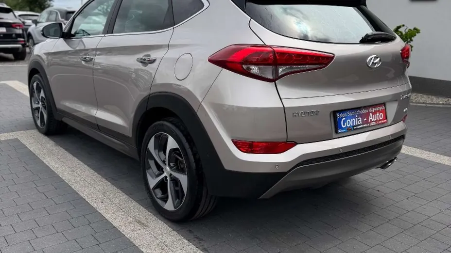 HYUNDAI Tucson -