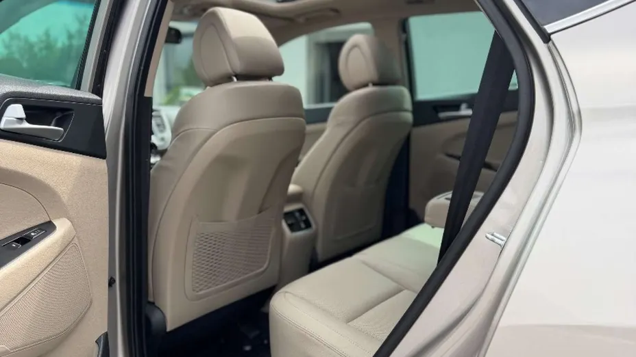HYUNDAI Tucson -