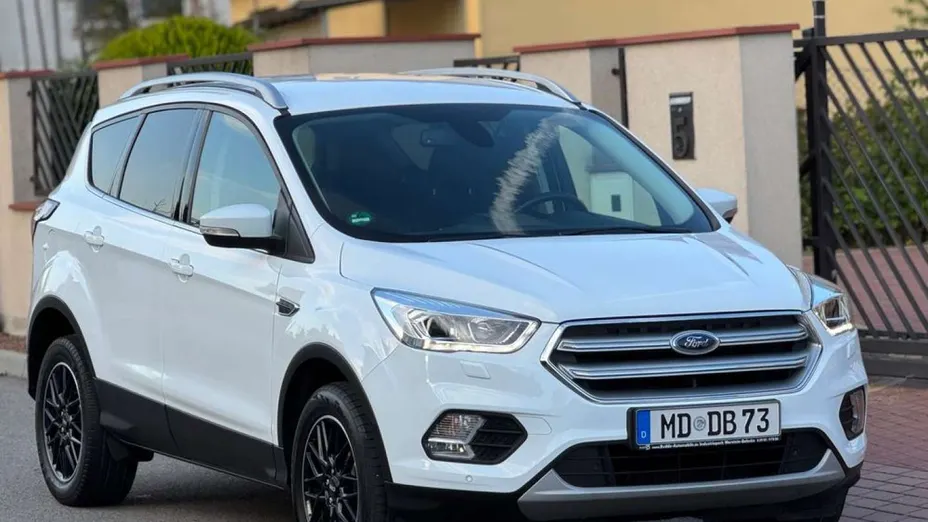 FORD Kuga -