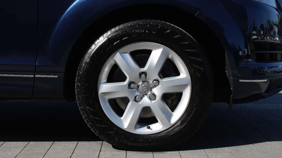 AUDI Q7 -