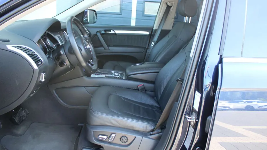 AUDI Q7 -