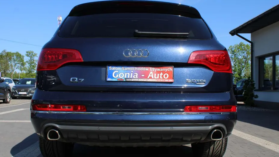 AUDI Q7 -