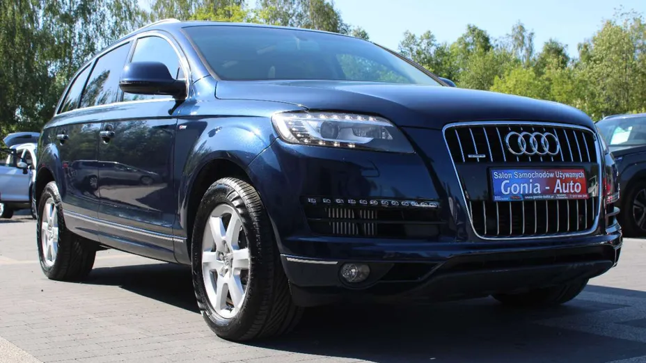 AUDI Q7 -
