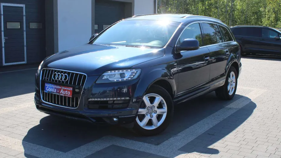 AUDI Q7 -