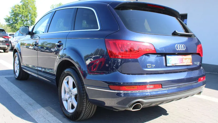 AUDI Q7 -