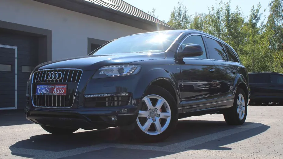 AUDI Q7 -