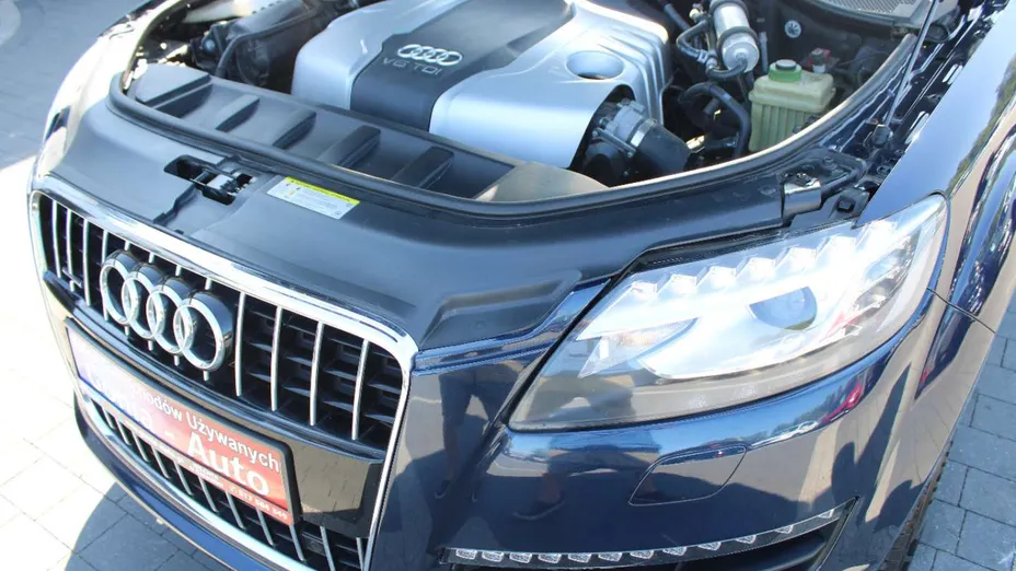 AUDI Q7 -