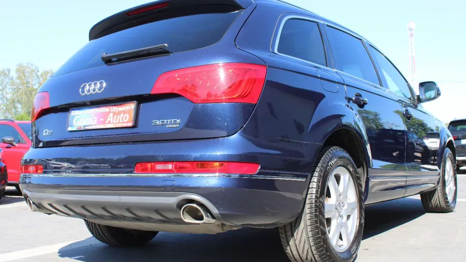 AUDI Q7 -
