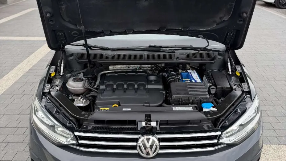 VOLKSWAGEN Touran -