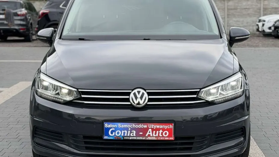VOLKSWAGEN Touran -
