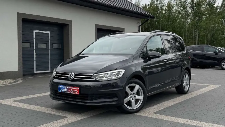 VOLKSWAGEN Touran -