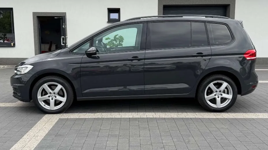VOLKSWAGEN Touran -
