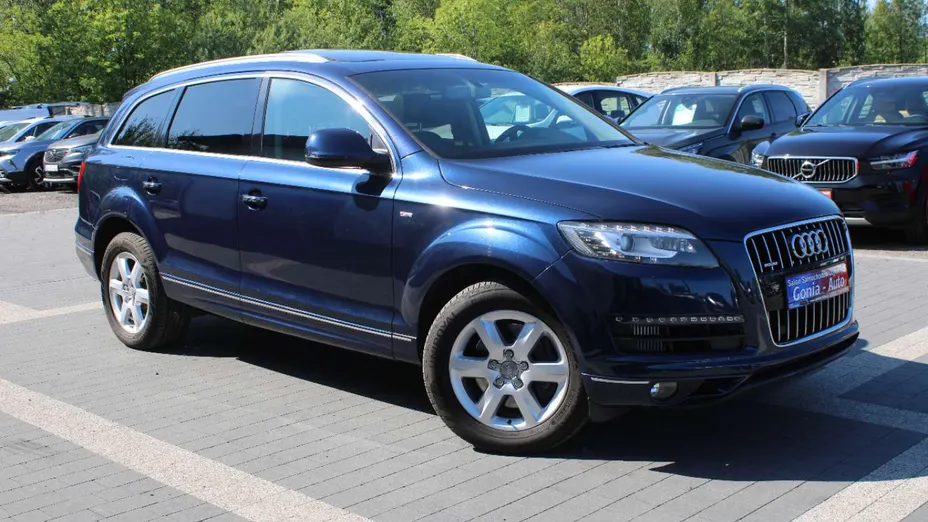 AUDI Q7 -