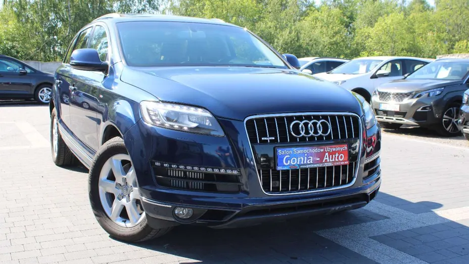 AUDI Q7 -