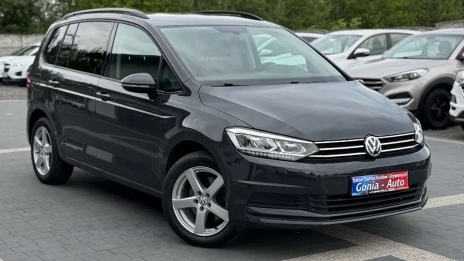 VOLKSWAGEN Touran -
