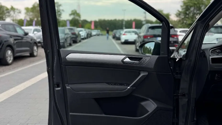 VOLKSWAGEN Touran -