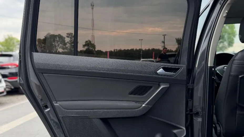 VOLKSWAGEN Touran -