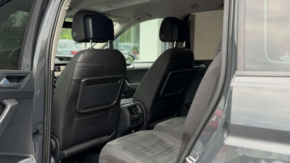 VOLKSWAGEN Touran -