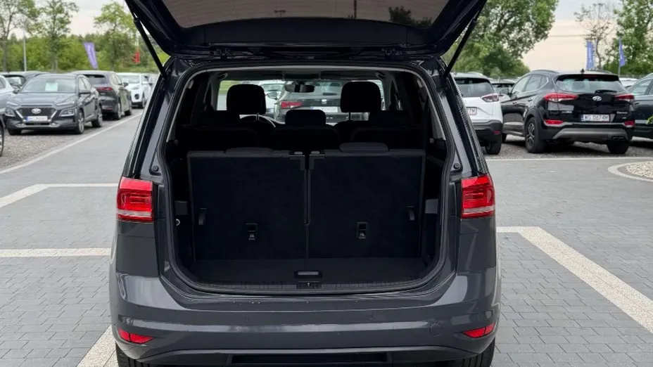 VOLKSWAGEN Touran -
