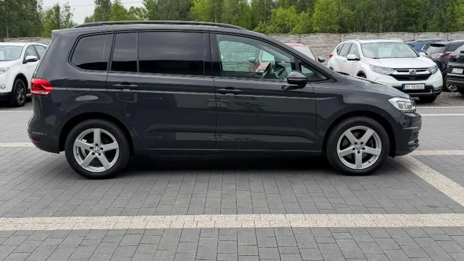 VOLKSWAGEN Touran -