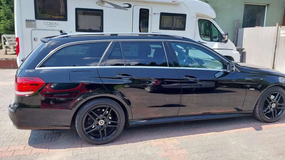 MERCEDES-BENZ E Klasa -