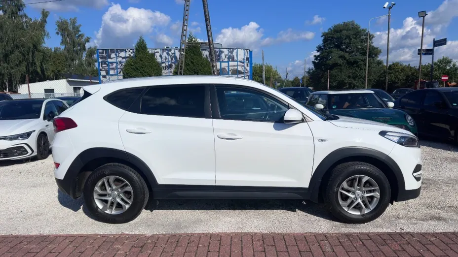 HYUNDAI Tucson -