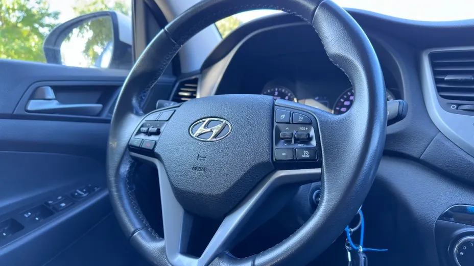 HYUNDAI Tucson -