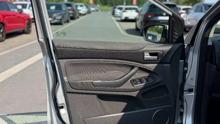 FORD Kuga -