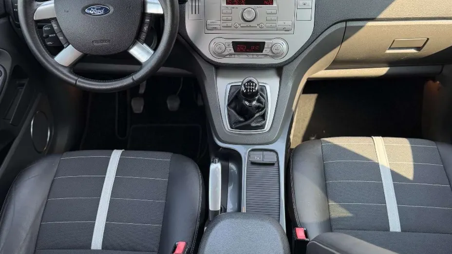 FORD Kuga -