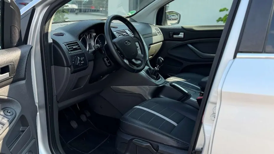 FORD Kuga -