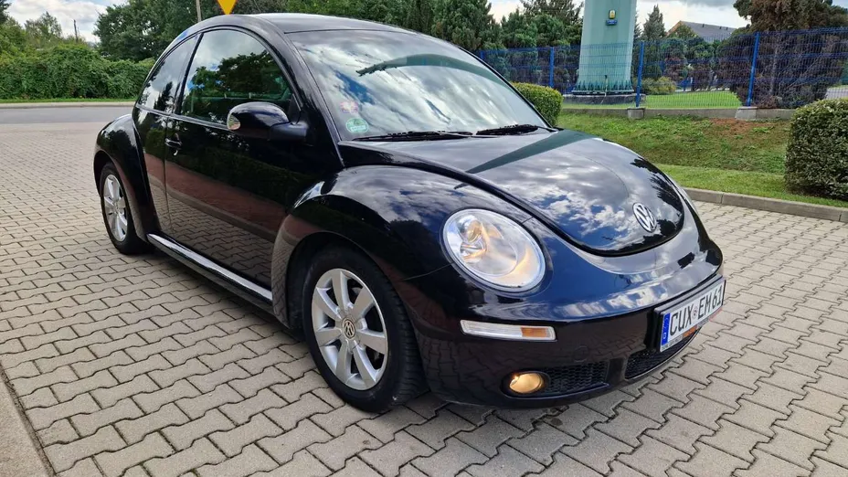 VOLKSWAGEN New Beetle -