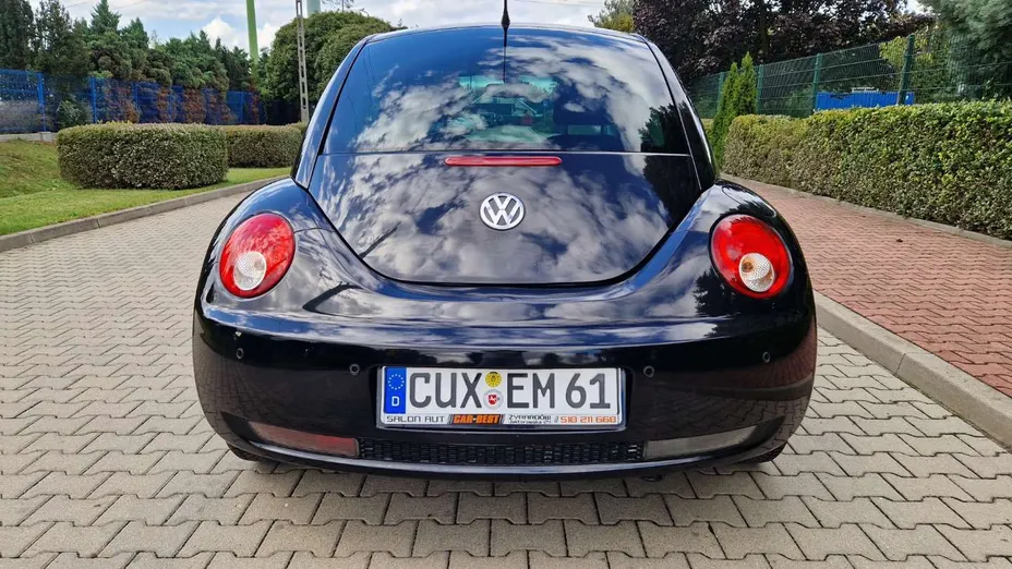 VOLKSWAGEN New Beetle -