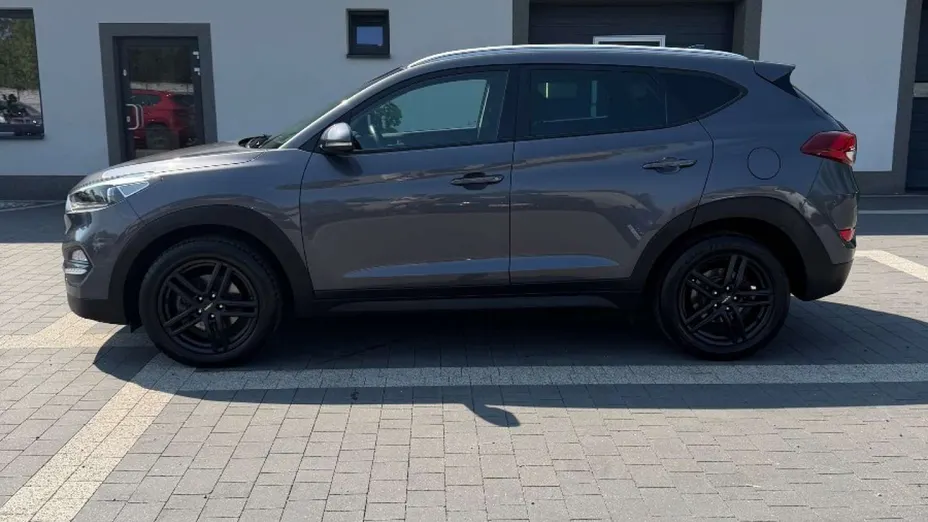HYUNDAI Tucson -