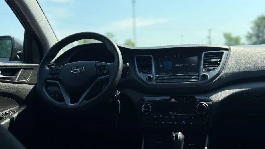 HYUNDAI Tucson -
