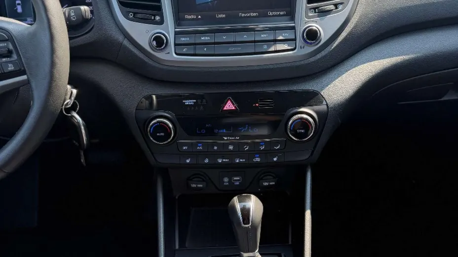 HYUNDAI Tucson -