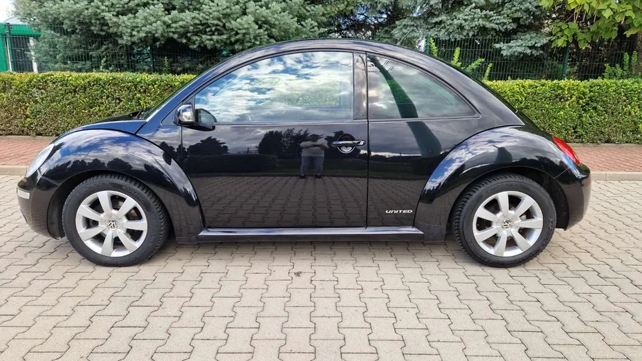VOLKSWAGEN New Beetle -