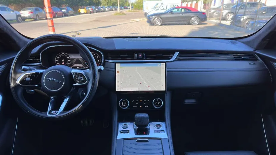 JAGUAR F-Pace -