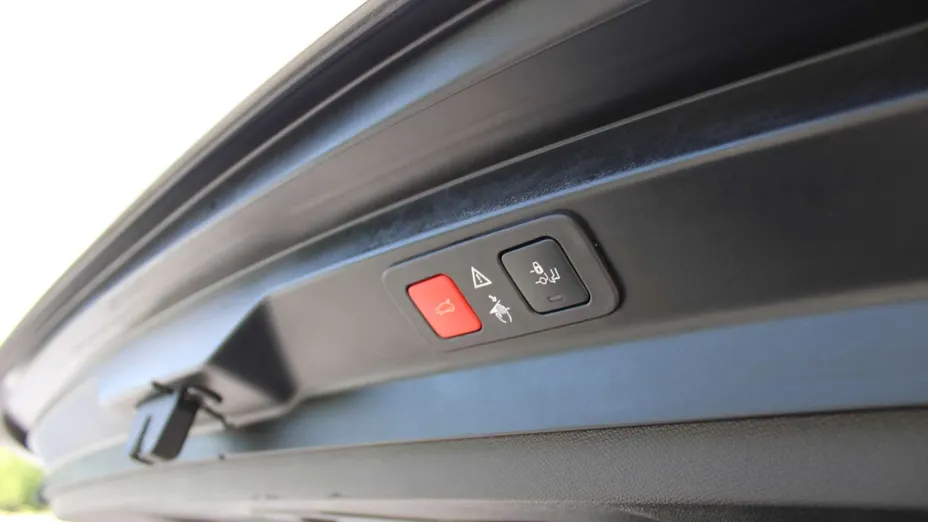PEUGEOT 5008 -