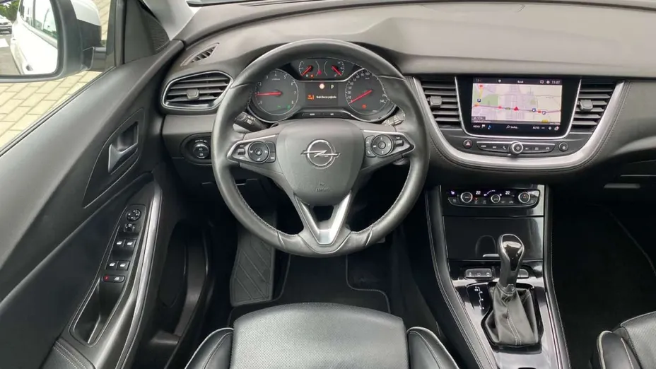 OPEL Grandland X -