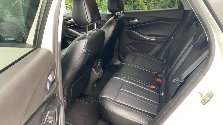 OPEL Grandland X -