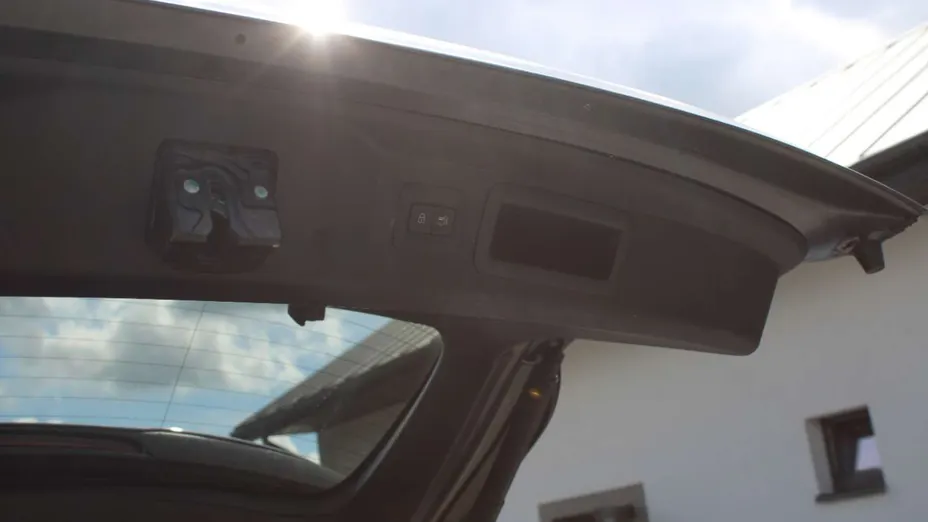 MAZDA CX-60 -