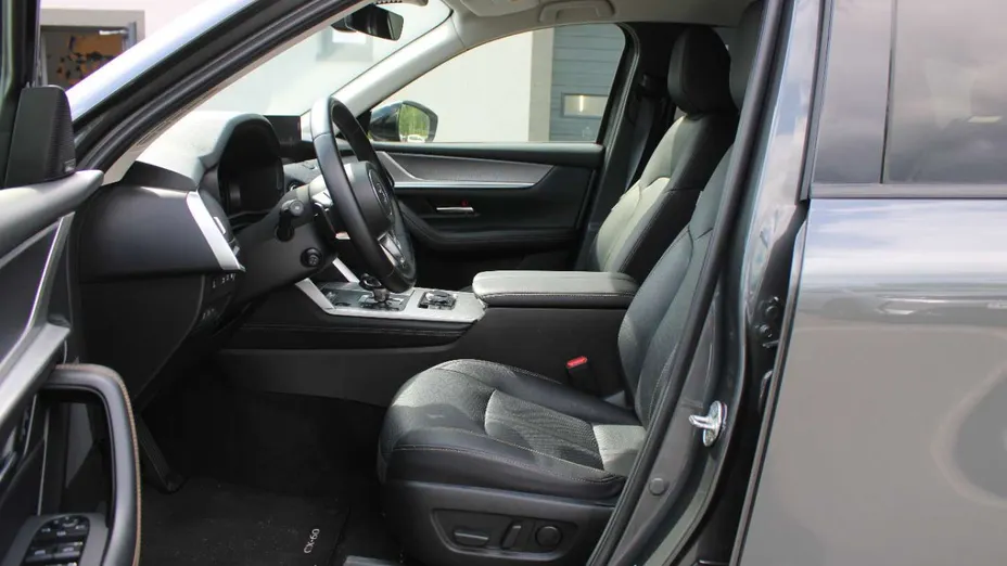 MAZDA CX-60 -